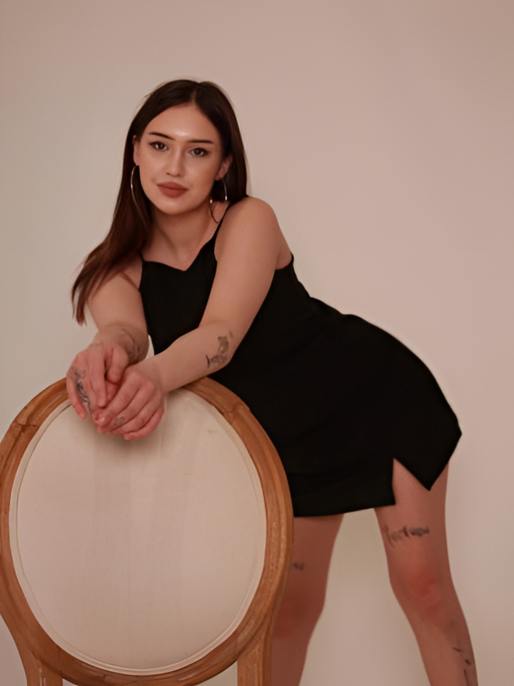 Илона привлекальеная девушка из Заречного цена от 5000 руб