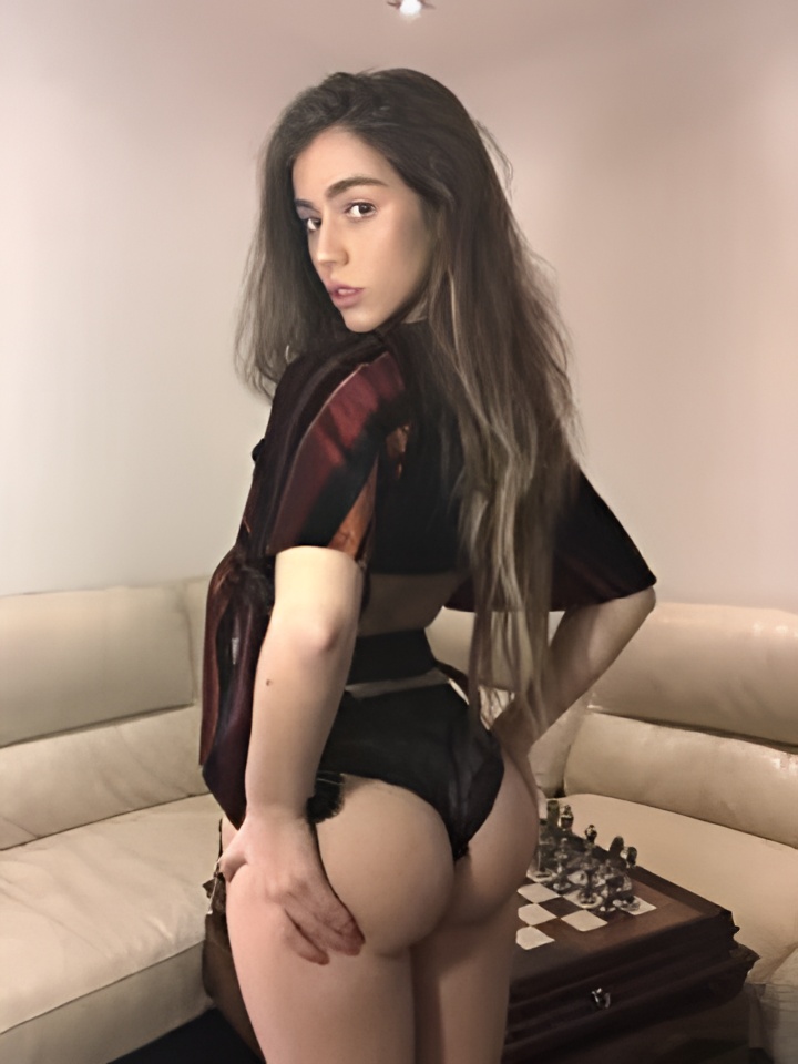 Роксана привлекальеная девушка из Заречного цена от 5000 руб