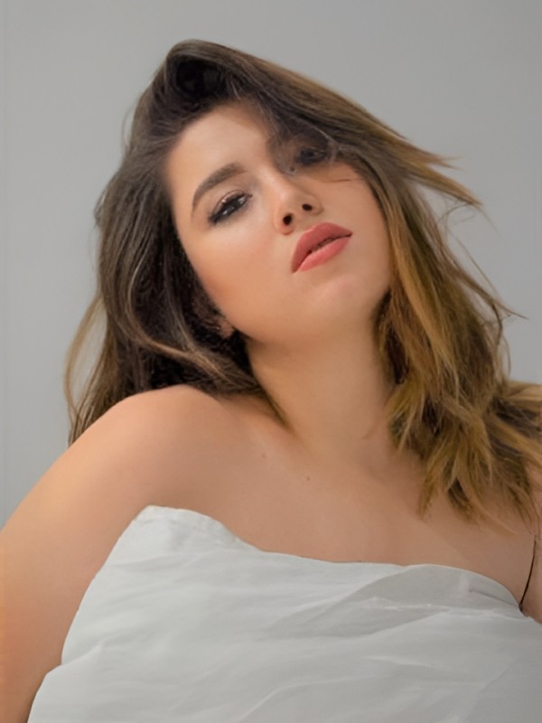 Ульяна привлекательная девушка из Заречного цена от 4000 руб