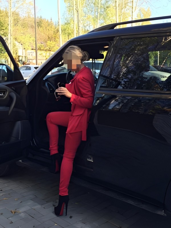 Виталина привлекательная девушка из Заречного цена от 3000 руб