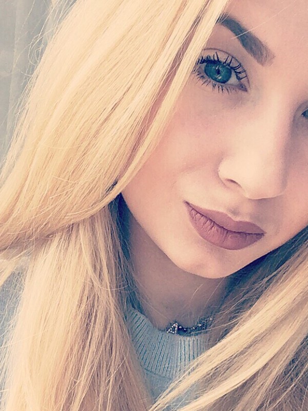 Аленка привлекательная девушка из Заречного цена от 3500 руб